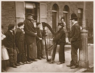 Músicos de rua italianos, de &39;Street Life in London&39;, 1877-78 (woodburytype)